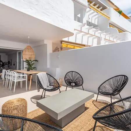 Apartment Fresh Renovated 2 Bed In Location Rdr236 *