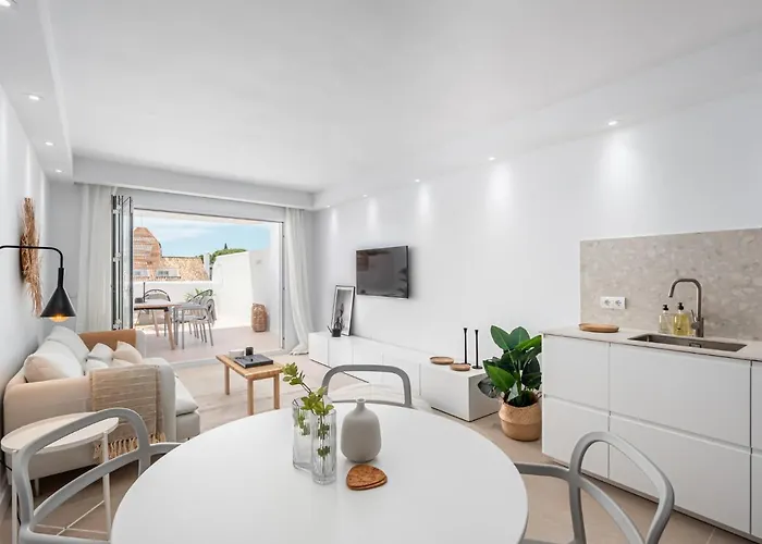 Fresh Renovated 2 Bed In Location Rdr236 * Marbellac
