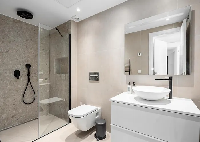 Fresh Renovated 2 Bed In Location Rdr236